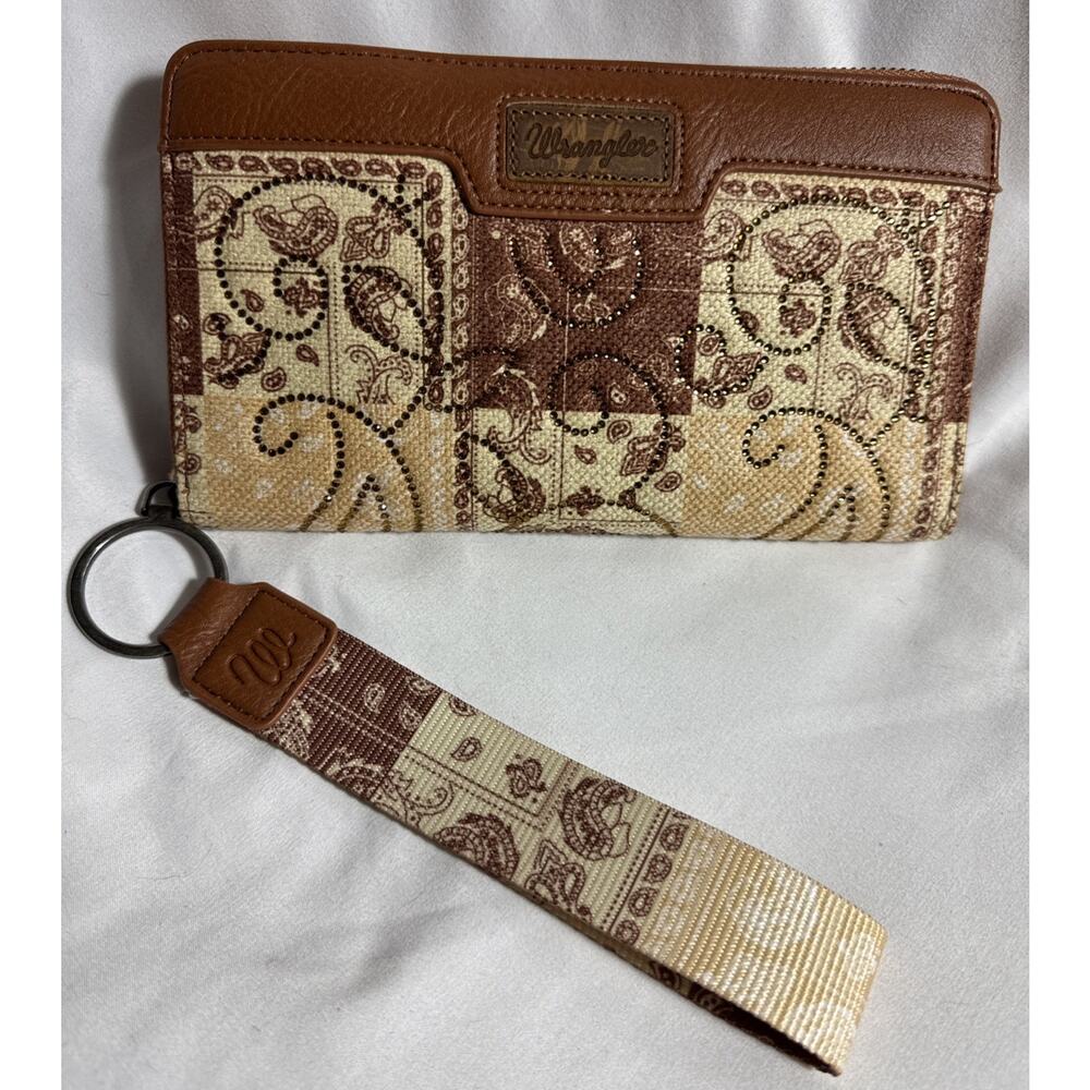 Wrangler Bandana Paisley Print Zip Around Wristlet Wallet Brown Shimmer NWT NEW